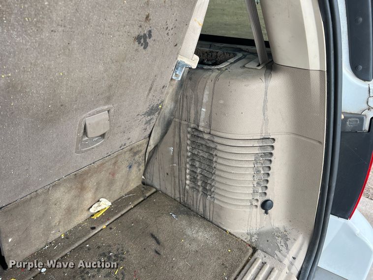 image for item DS2696 2003 Ford Expedition  SUV