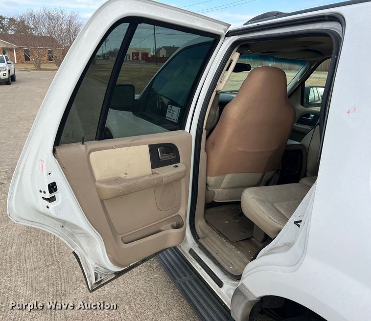 image for item DS2696 2003 Ford Expedition  SUV