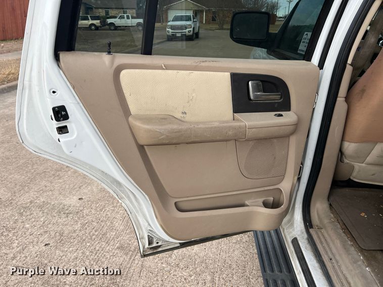 image for item DS2696 2003 Ford Expedition  SUV