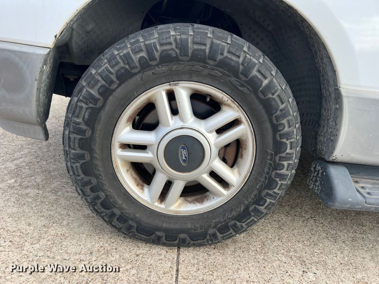 image for item DS2696 2003 Ford Expedition  SUV