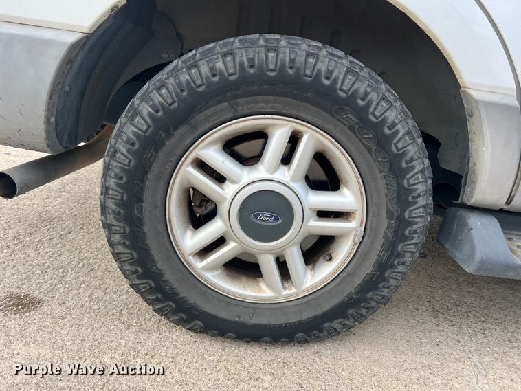 image for item DS2696 2003 Ford Expedition  SUV
