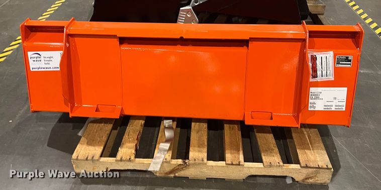 image for item DS2735 Kubota L2248  bucket