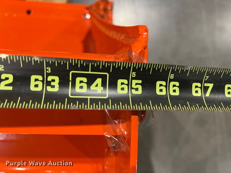 Kubota L2248 bucket in Grapevine, TX Item DS2735 sold Purple Wave