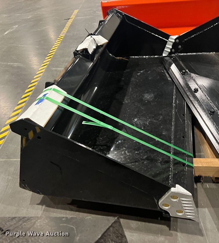 image for item DS2737 Skid steer bucket