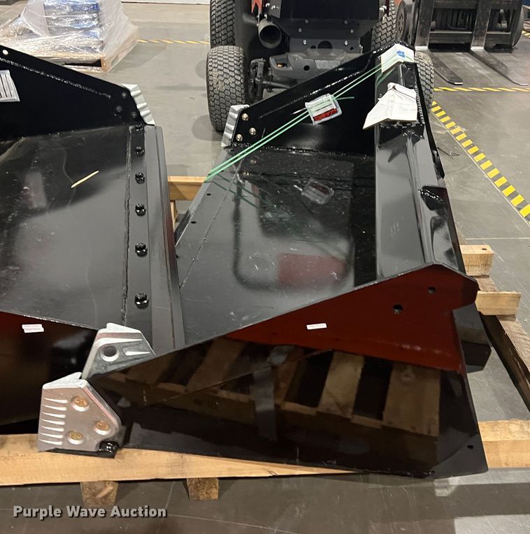 image for item DS2737 Skid steer bucket