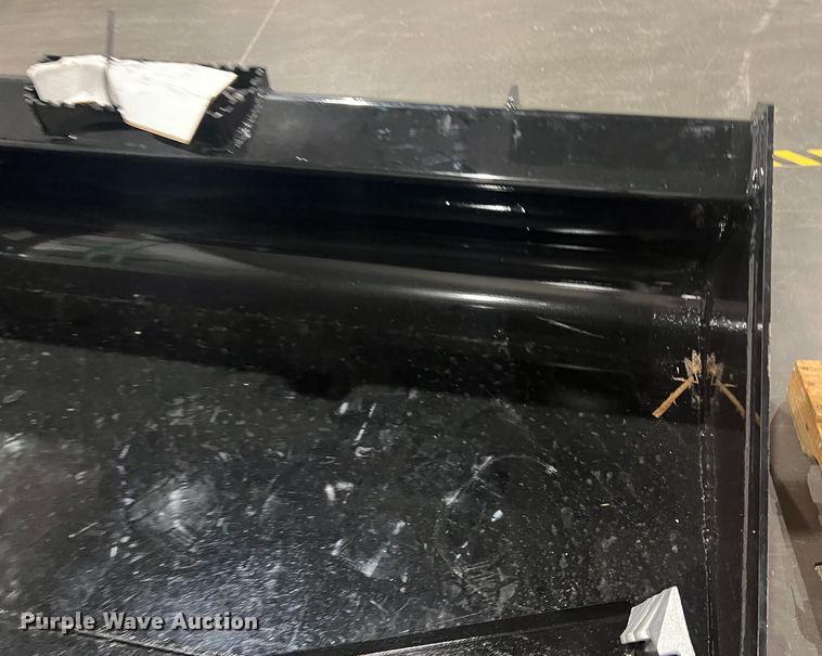 image for item DS2737 Skid steer bucket