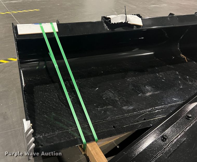 image for item DS2737 Skid steer bucket