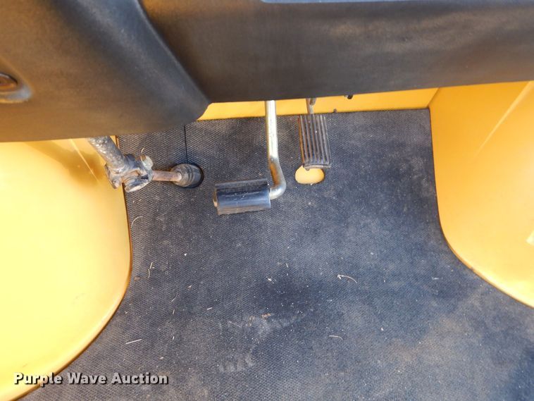 image for item DS6316 2001 John Deere Worksite Gator  utility vehicle