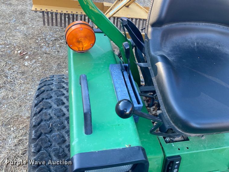 image for item DS6751 John Deere 855  MFWD tractor