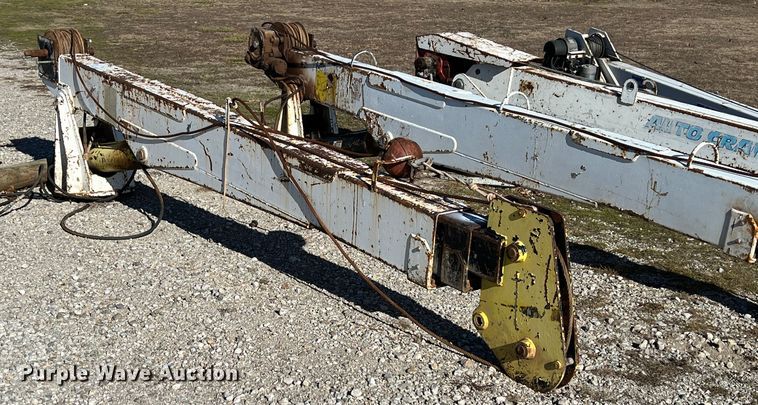 image for item ID9379 Truck mounted crane