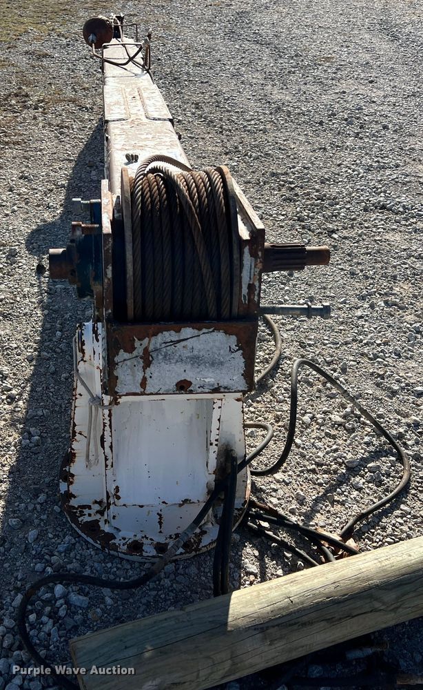 image for item ID9379 Truck mounted crane