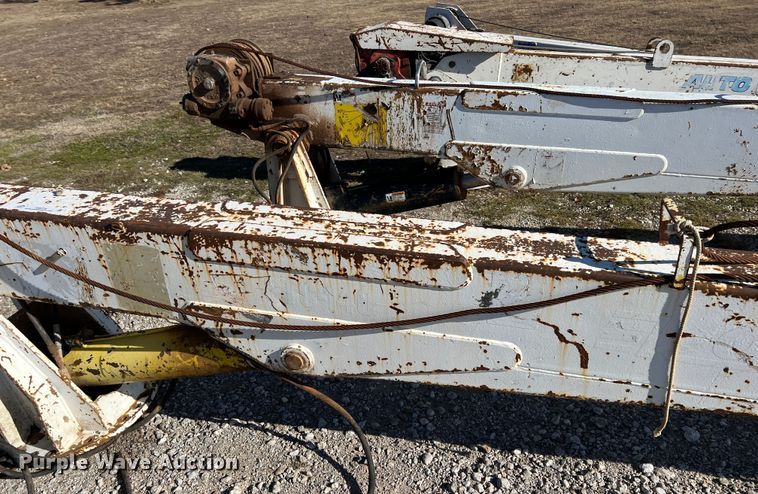 image for item ID9379 Truck mounted crane