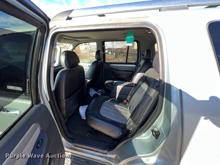 image for item ID9392 2005 Mercury Mountaineer  SUV