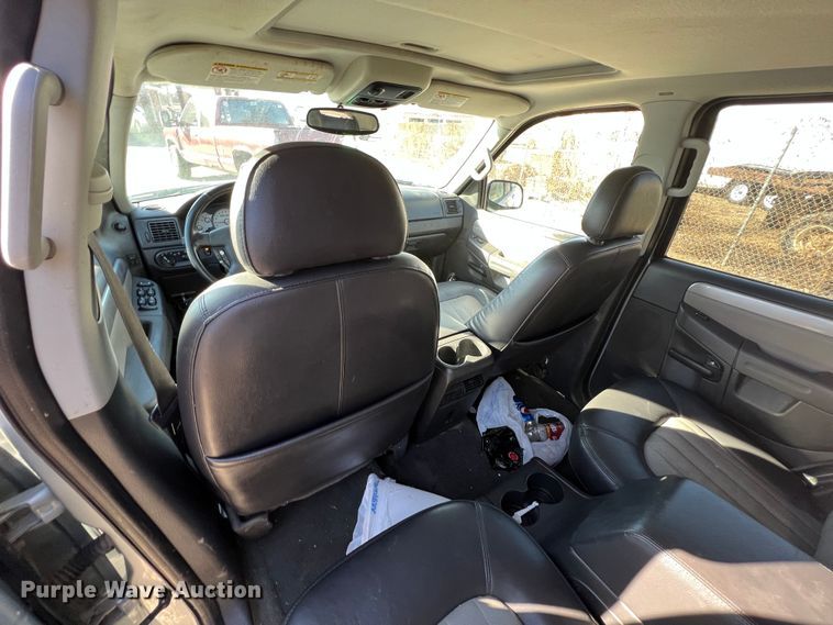 image for item ID9392 2005 Mercury Mountaineer  SUV