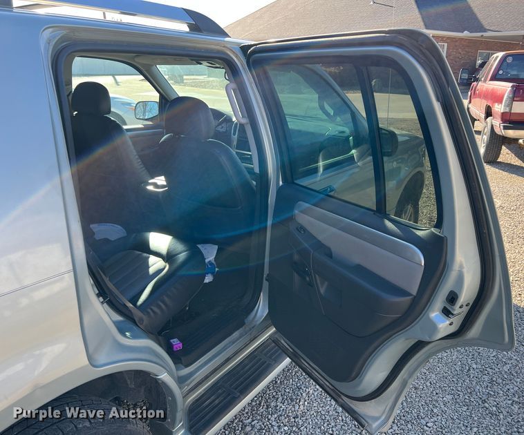 image for item ID9392 2005 Mercury Mountaineer  SUV