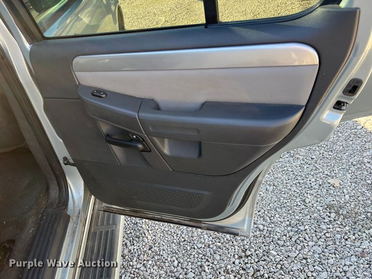 image for item ID9392 2005 Mercury Mountaineer  SUV