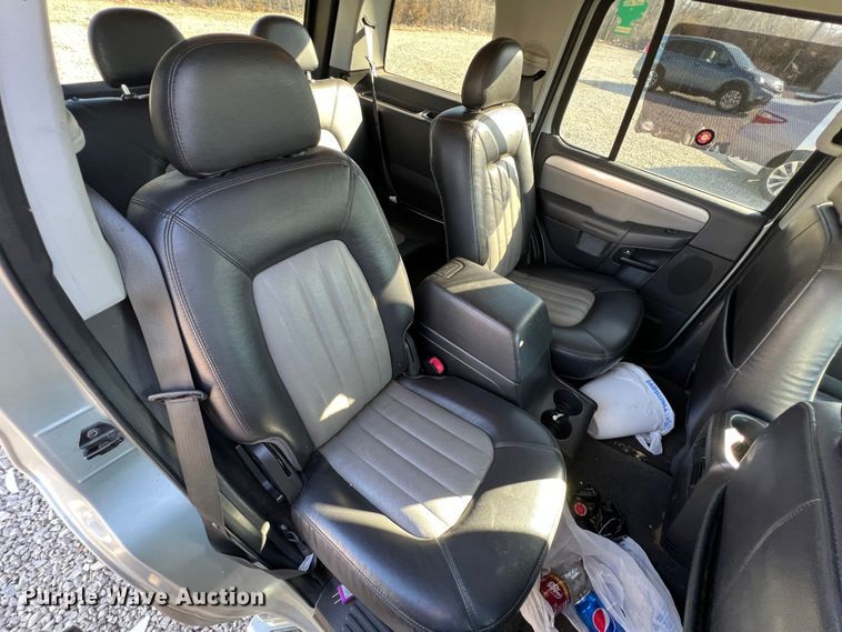 image for item ID9392 2005 Mercury Mountaineer  SUV