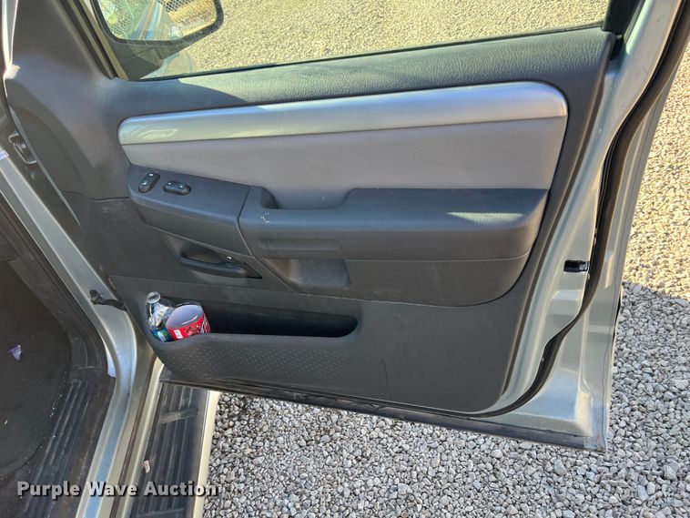 image for item ID9392 2005 Mercury Mountaineer  SUV