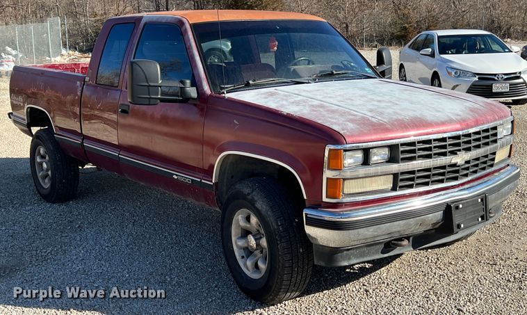 image for item ID9393 1989 Chevrolet K1500  Ext. Cab pickup truck