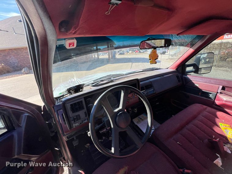 image for item ID9393 1989 Chevrolet K1500  Ext. Cab pickup truck