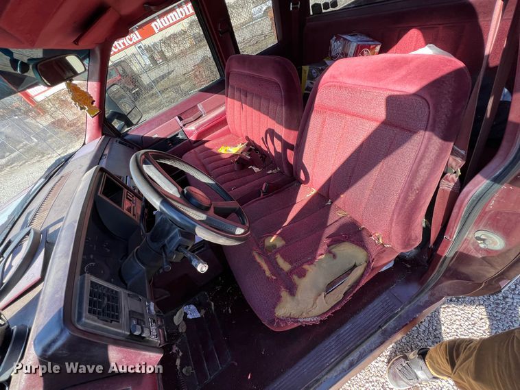 image for item ID9393 1989 Chevrolet K1500  Ext. Cab pickup truck