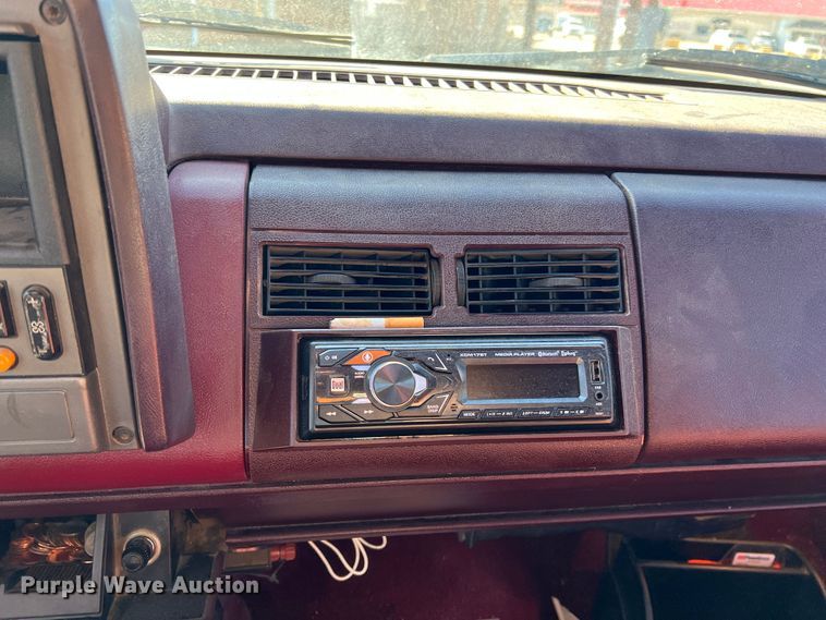 image for item ID9393 1989 Chevrolet K1500  Ext. Cab pickup truck