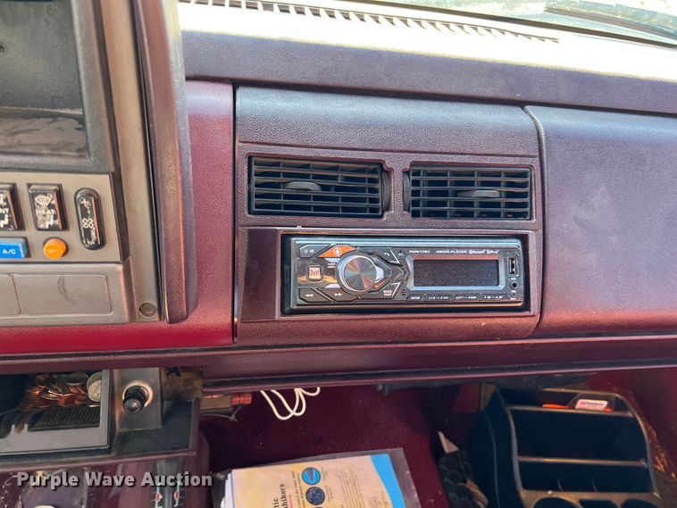 image for item ID9393 1989 Chevrolet K1500  Ext. Cab pickup truck