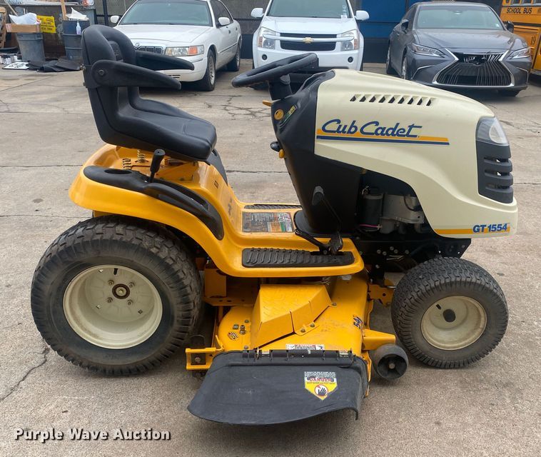 image for item IG9904 2007 Cub Cadet GT1554  lawn mower