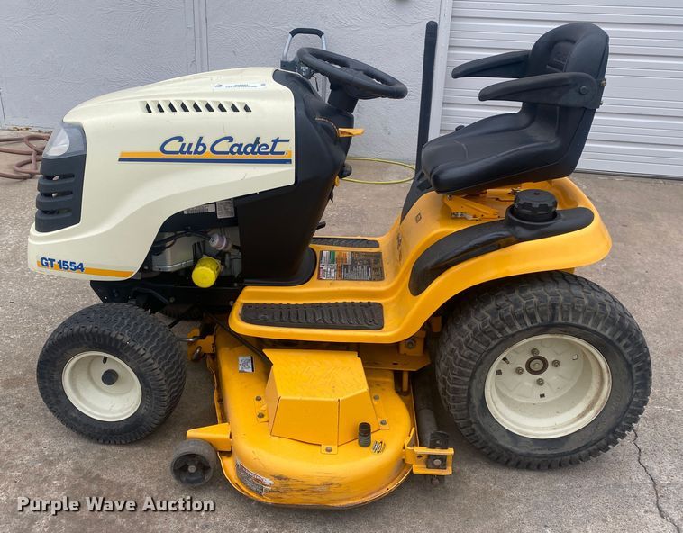 image for item IG9904 2007 Cub Cadet GT1554  lawn mower