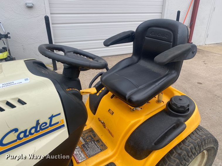 image for item IG9904 2007 Cub Cadet GT1554  lawn mower