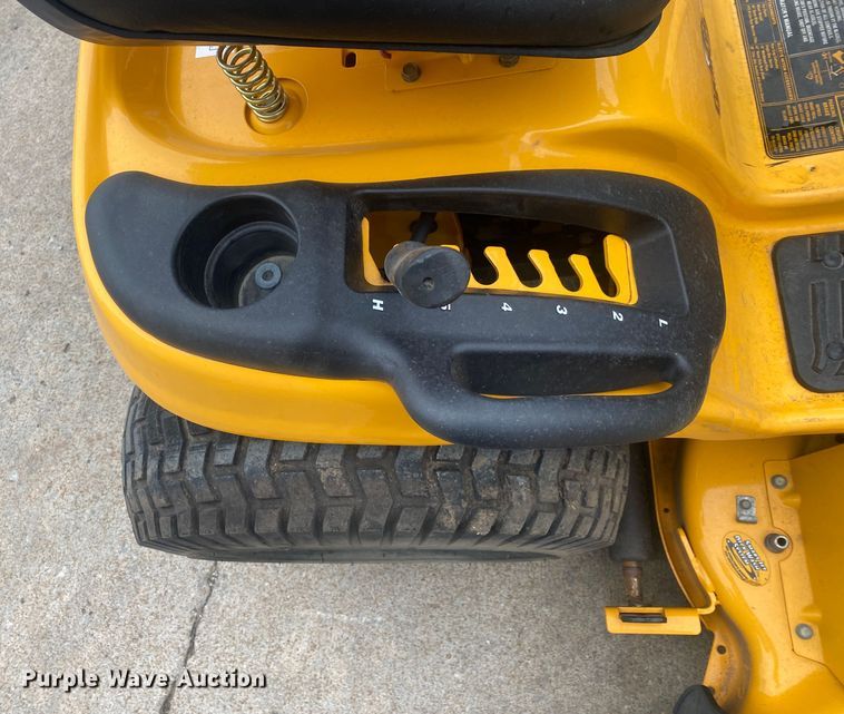 image for item IG9904 2007 Cub Cadet GT1554  lawn mower
