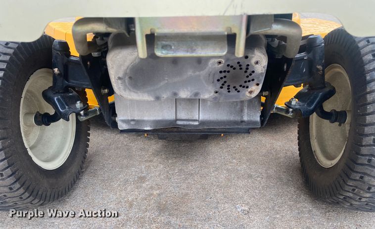 image for item IG9904 2007 Cub Cadet GT1554  lawn mower