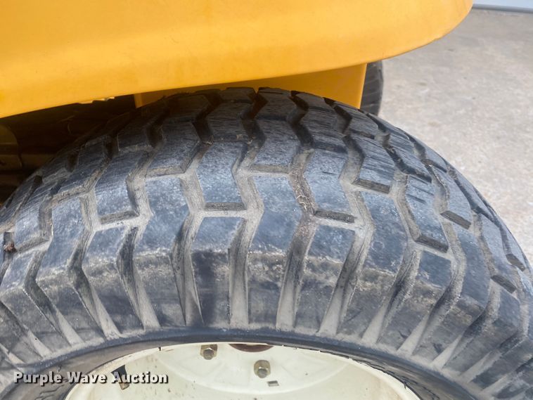 image for item IG9904 2007 Cub Cadet GT1554  lawn mower