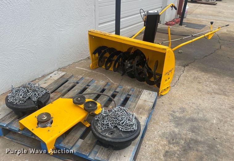 image for item IG9904 2007 Cub Cadet GT1554  lawn mower