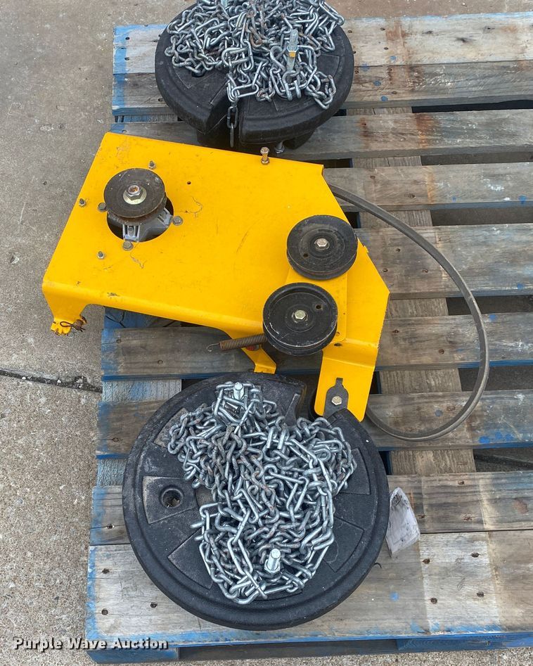 image for item IG9904 2007 Cub Cadet GT1554  lawn mower