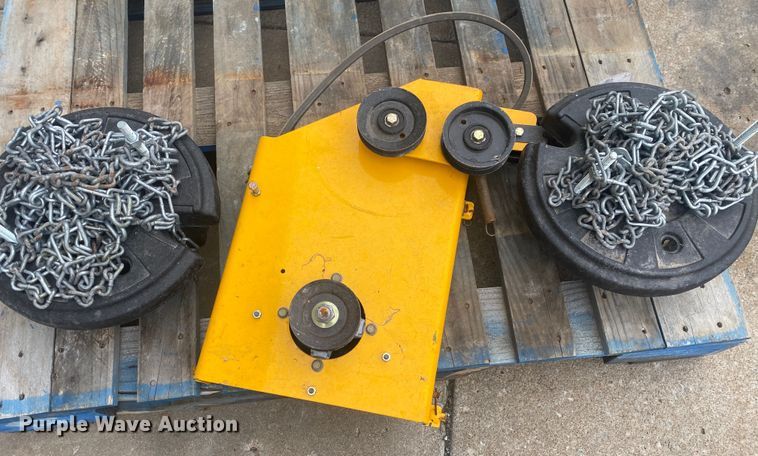 image for item IG9904 2007 Cub Cadet GT1554  lawn mower