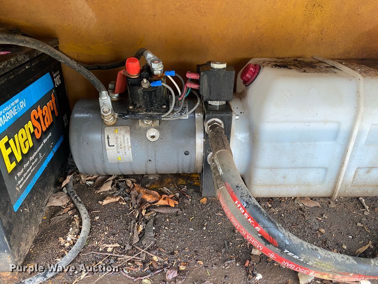 image for item IG9921 1988 Holden Industries GHD 2824  equipment trailer