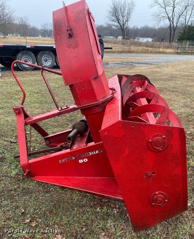image for item IG9922 International Harvester 80  snow blower