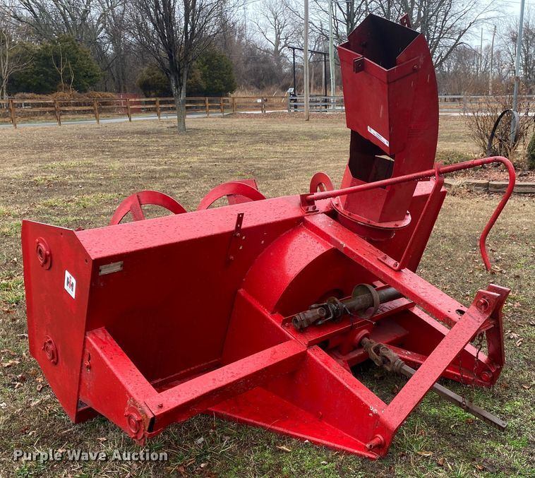 image for item IG9922 International Harvester 80  snow blower