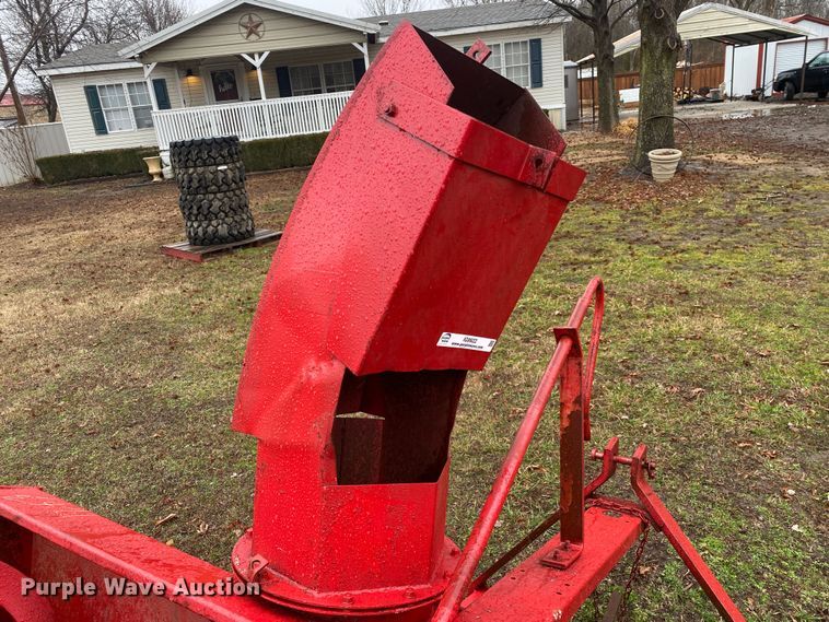 image for item IG9922 International Harvester 80  snow blower