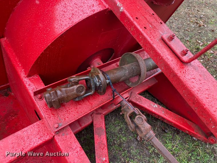 image for item IG9922 International Harvester 80  snow blower