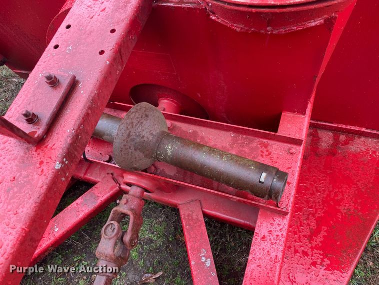 image for item IG9922 International Harvester 80  snow blower