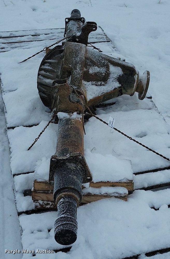 image for item IO9322 2013 Ford F350  axle