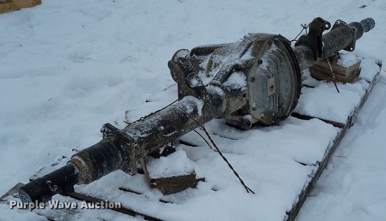 image for item IO9322 2013 Ford F350  axle