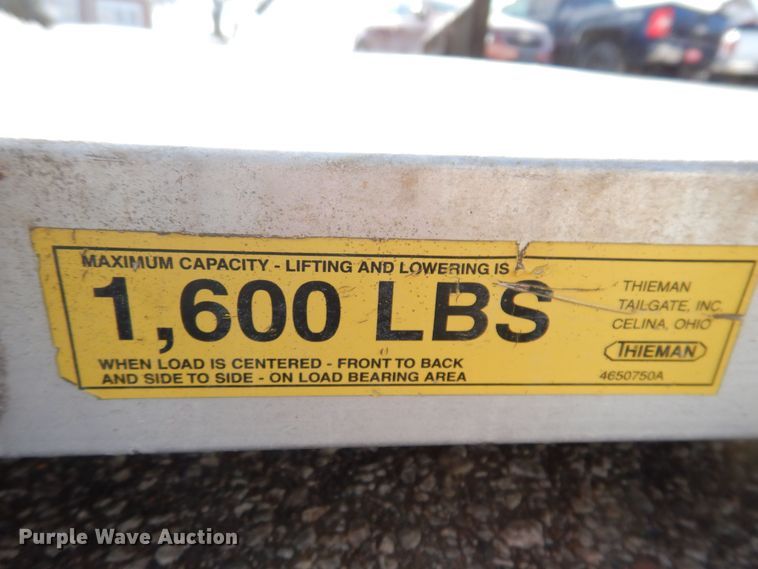 image for item IO9336 2007 Freightliner MT55  delivery truck