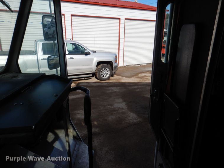 image for item IO9336 2007 Freightliner MT55  delivery truck