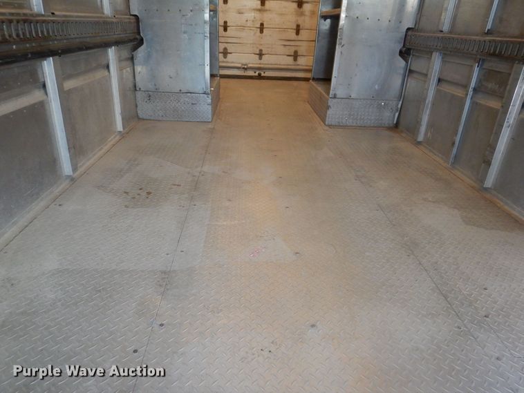 image for item IO9336 2007 Freightliner MT55  delivery truck