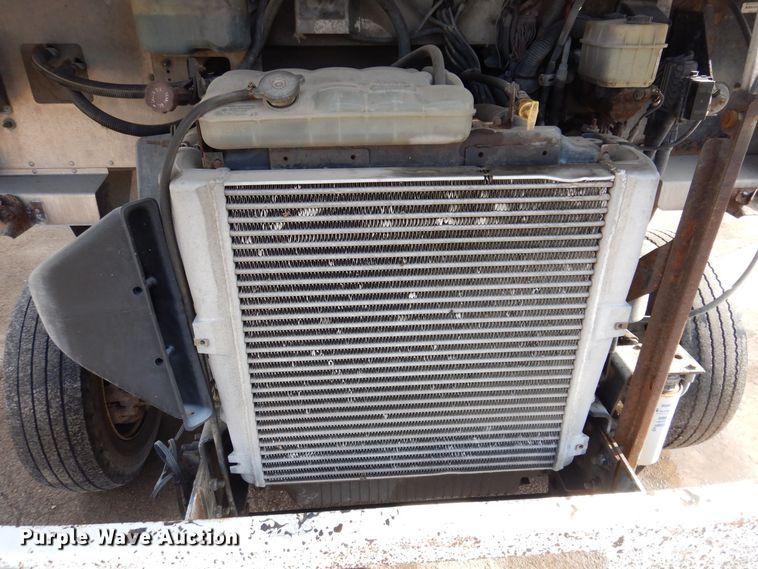 image for item IO9336 2007 Freightliner MT55  delivery truck