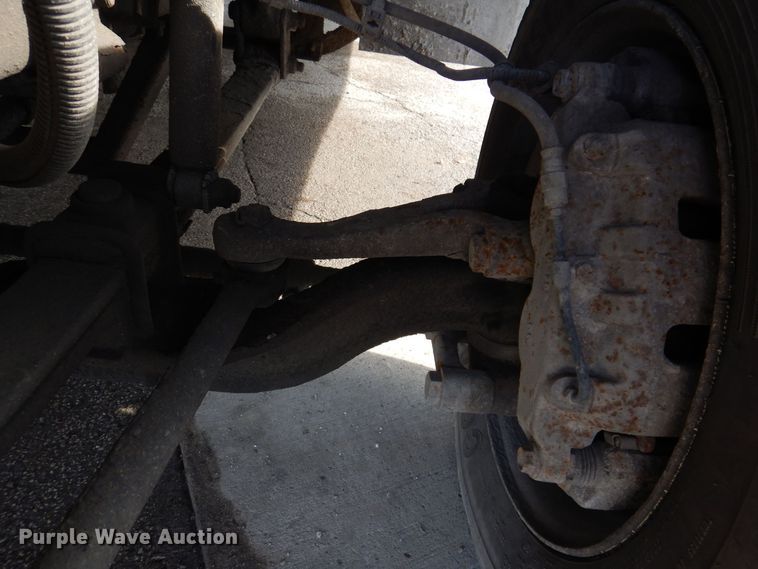 image for item IO9336 2007 Freightliner MT55  delivery truck