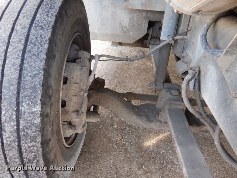 image for item IO9336 2007 Freightliner MT55  delivery truck